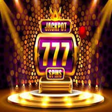 မြန်မာ ကစားသမားများ top111 ကတ်ဂိမ်းကစားနေသောပုံ