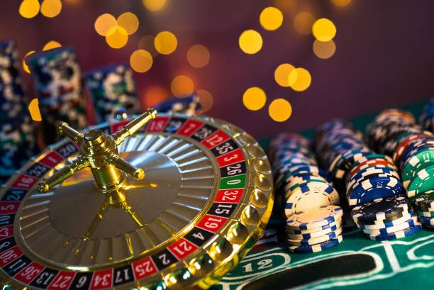 top111 Live Casino Baccarat Real Dealer ဂိမ်းကစားနေသောပုံ